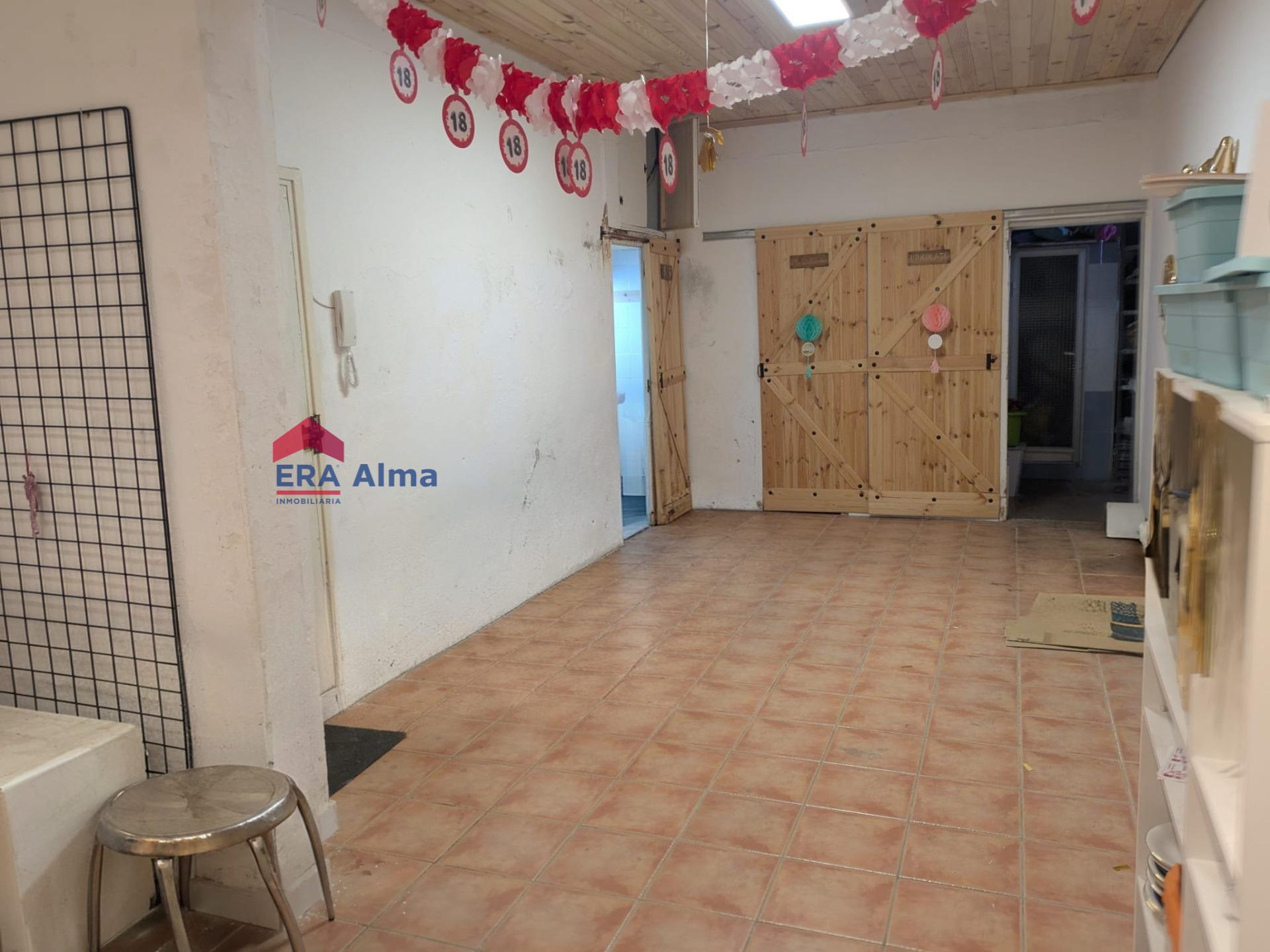 Locales o naves en Sant Joan Despí, Centre — imagen 1