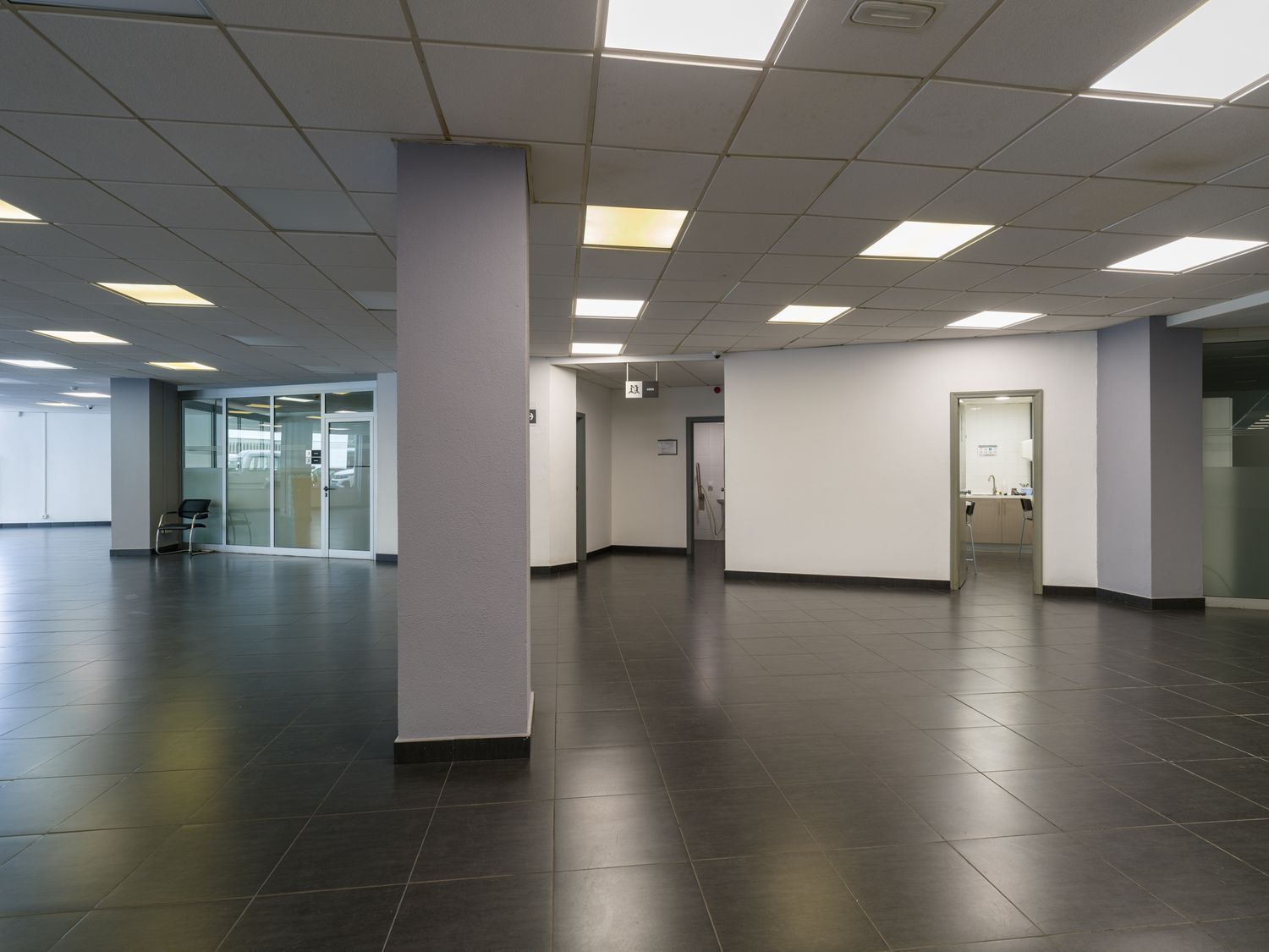 Locales o naves en Palmas de Gran Canaria, Las, La Isleta — imagen 11