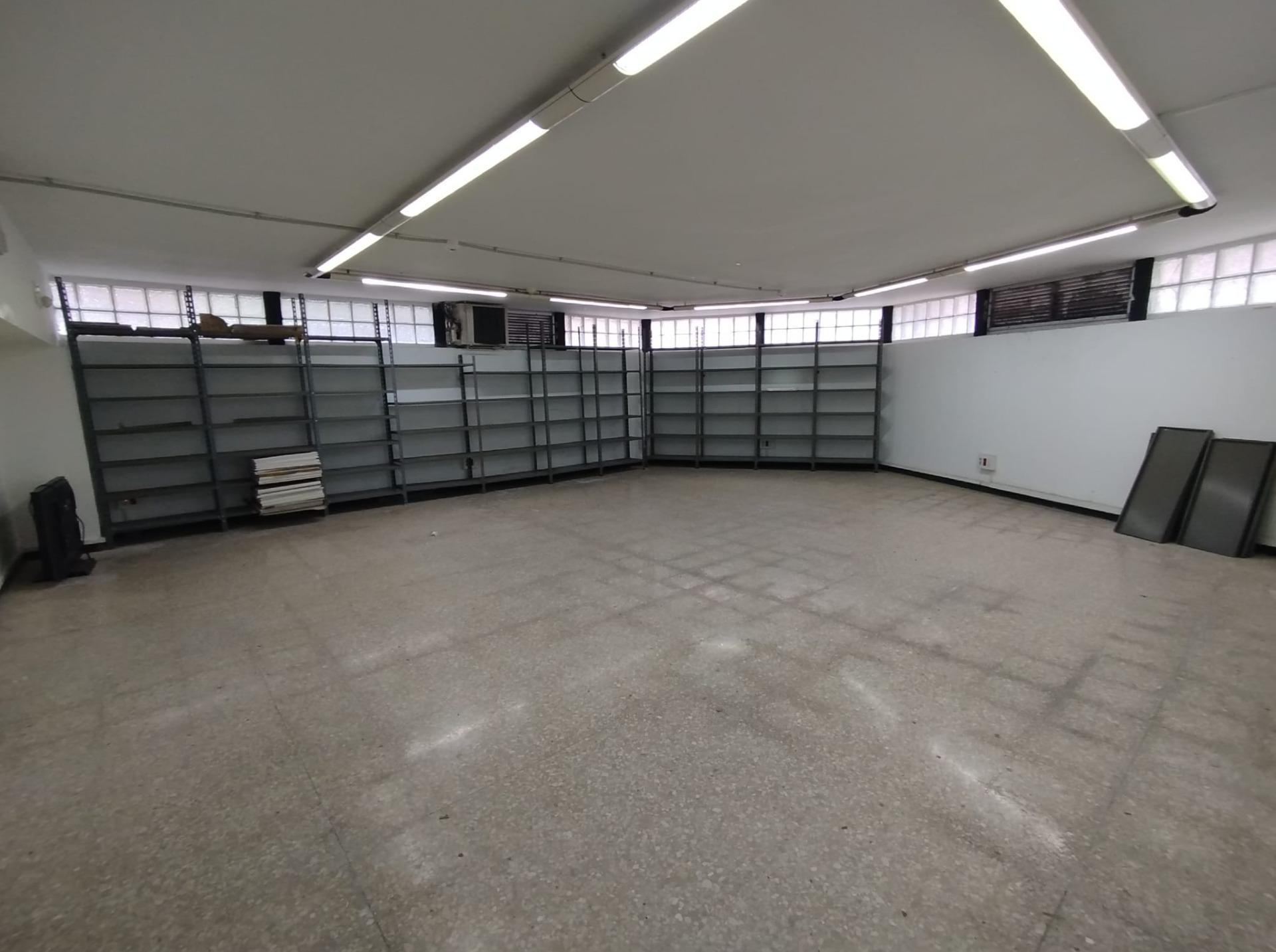 Locales o naves en Palmas de Gran Canaria, Las, Arenales — imagen 19