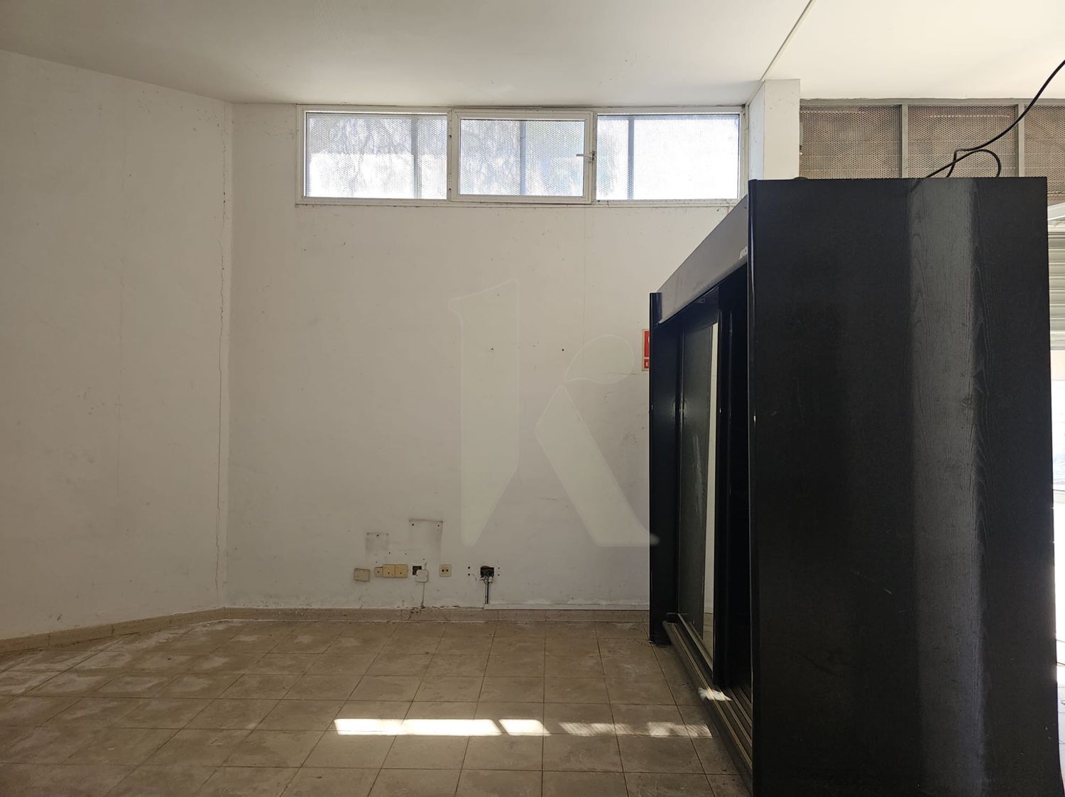 Locales o naves en Sobradillo — imagen 17