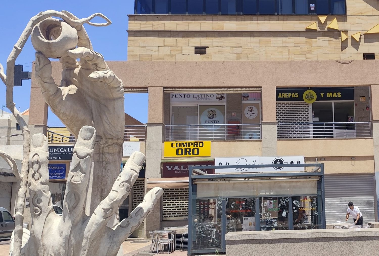 Locales o naves en Santa Lucía de Tirajana — imagen 11