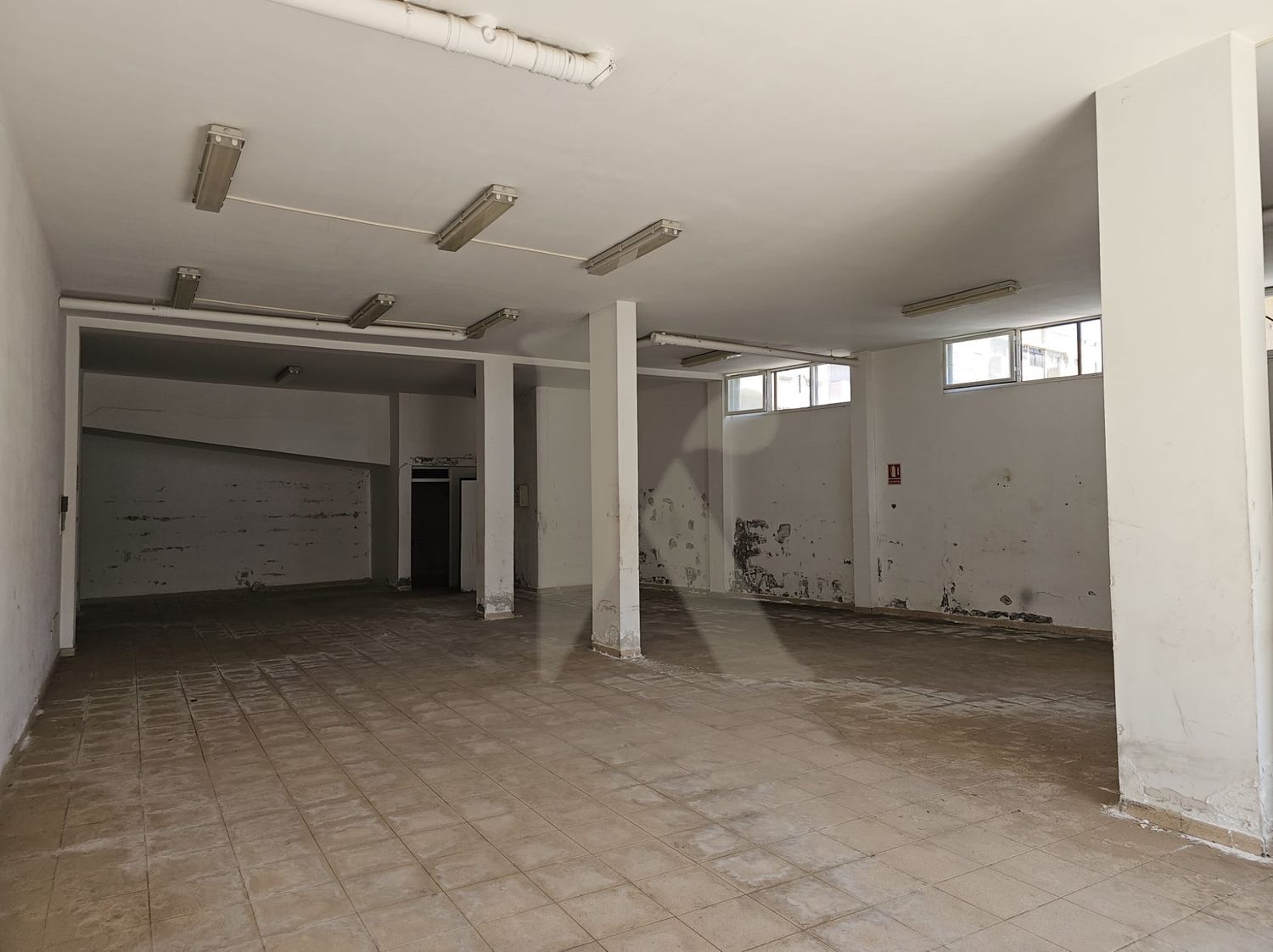 Locales o naves en Sobradillo — imagen 13