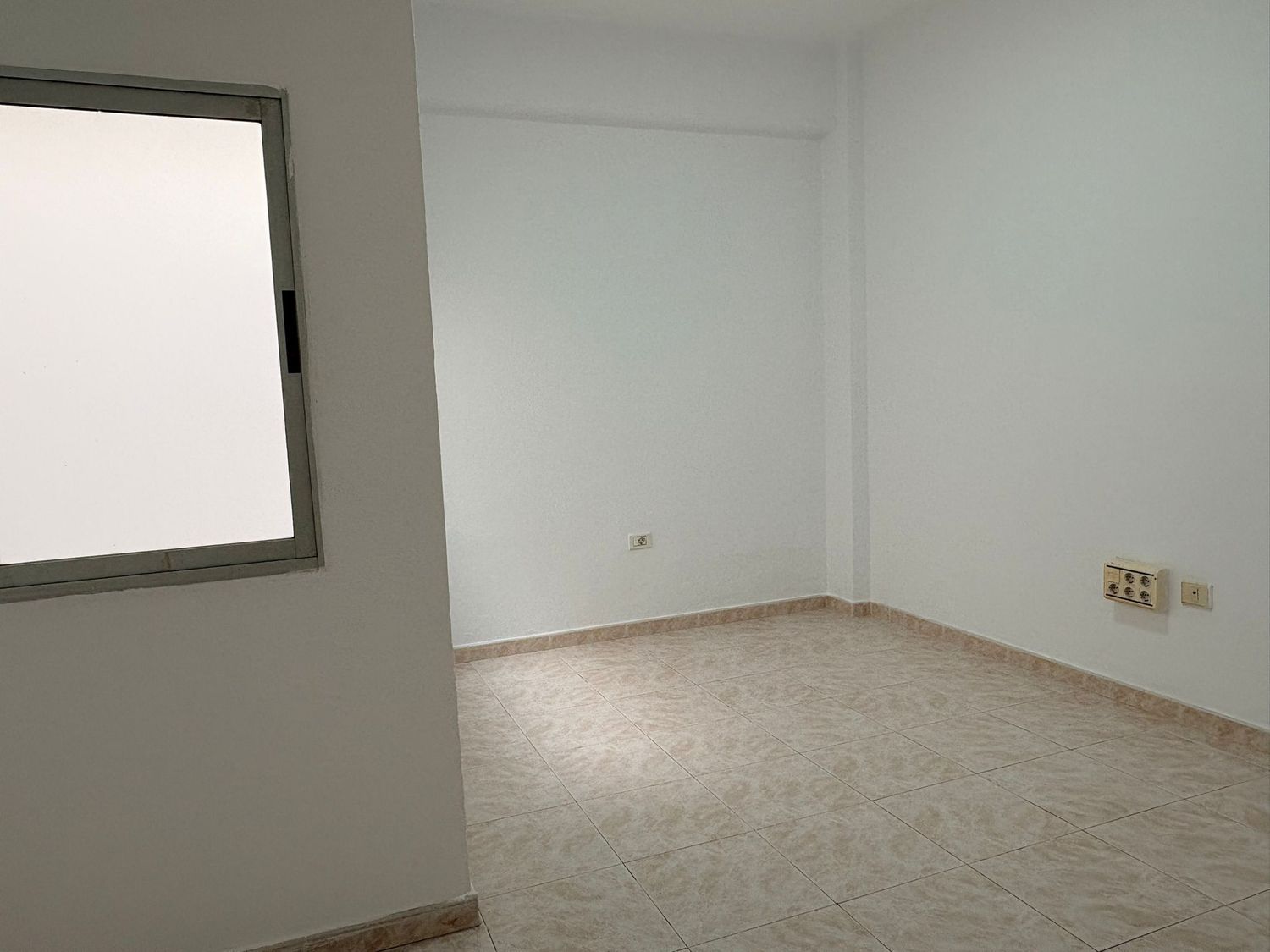 Oficinas en Palmas de Gran Canaria, Las, Arenales - Lugo - Avda Marítima — imagen 11