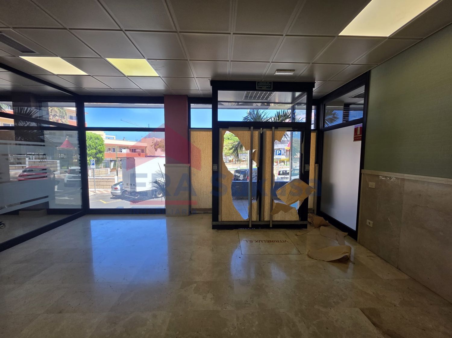 Locales o naves en Adeje — imagen 11